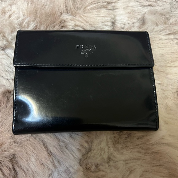 Prada Dark Navy Patent Leather wallet looks almost black - Picture 7 of 12